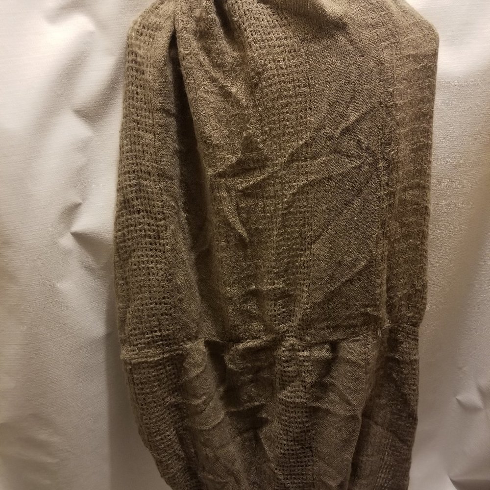 $4 if bundled: Old Navy long brown acrylic fringed infinity scarf - Picture 3 of 8